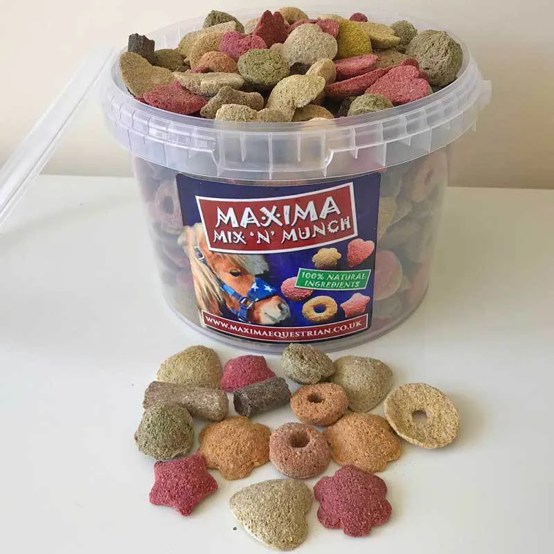 Maxima Mix n Munch Selection Horse Treats Bucket Large 1.8kg